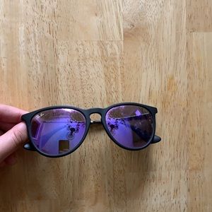 Black Ray-Ban’s style “4171 Erika”